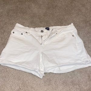 Perfect white shorts that are like brand new, size 25 5” SHORT